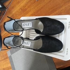 Apart Impressions Lace Heels Sz 8.5